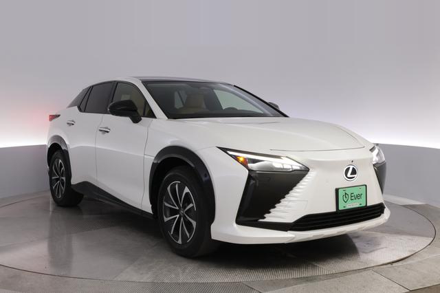 2023 Lexus RZ — photo 10 of 25