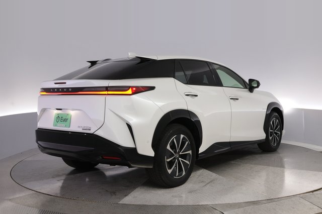 2023 Lexus RZ — photo 2 of 25