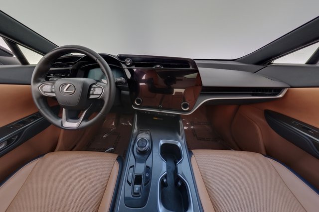 2023 Lexus RZ — photo 21 of 25