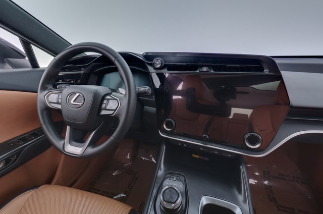 2023 Lexus RZ — photo 20 of 25