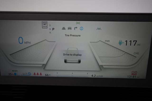 2024 Hyundai IONIQ 5 — photo 5 of 25