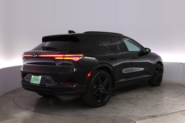 2024 Chevrolet Equinox EV — photo 2 of 26