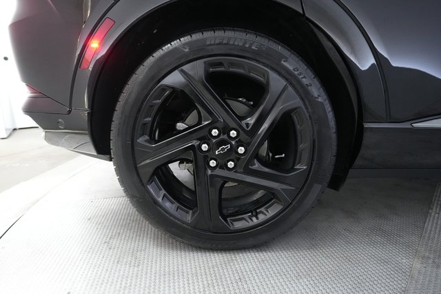 2024 Chevrolet Equinox EV — photo 17 of 26
