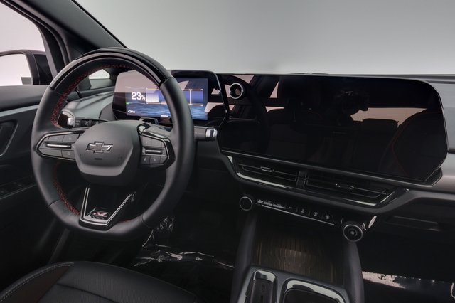 2024 Chevrolet Equinox EV — photo 20 of 26
