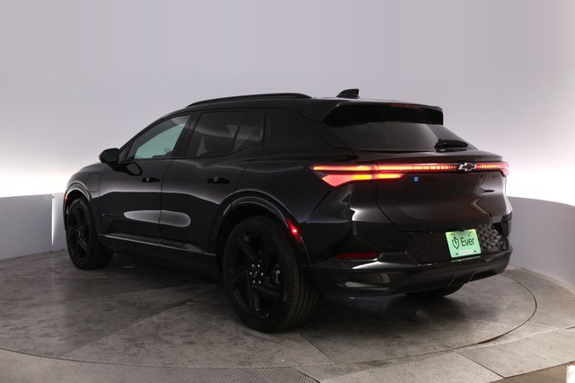 2024 Chevrolet Equinox EV — photo 13 of 26