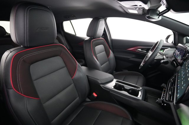 2024 Chevrolet Equinox EV — photo 18 of 26