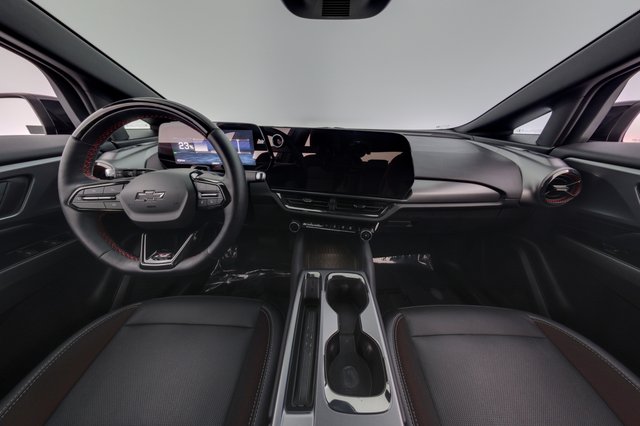 2024 Chevrolet Equinox EV — photo 21 of 26
