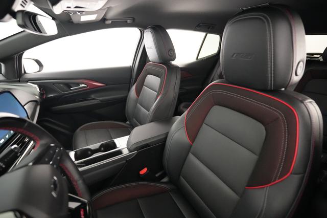 2024 Chevrolet Equinox EV — photo 3 of 26