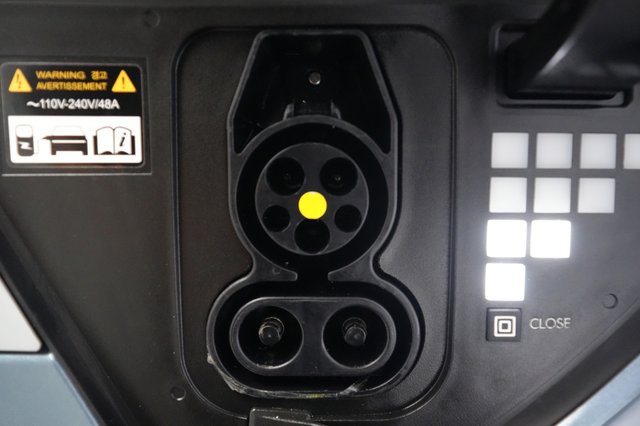 2024 Hyundai IONIQ 5 — photo 8 of 29