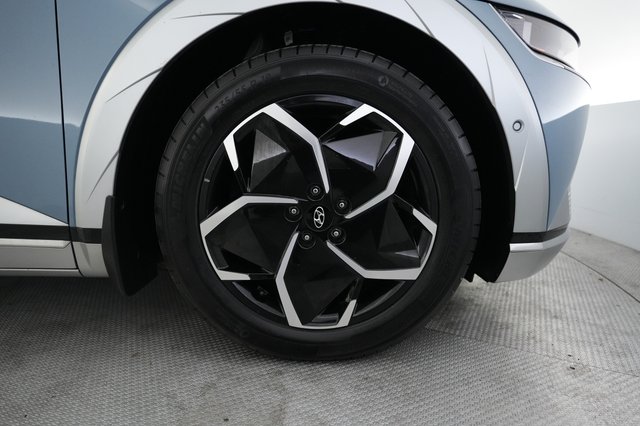 2024 Hyundai IONIQ 5 — photo 16 of 29