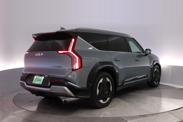 2024 Kia EV9 — photo 2 of 26