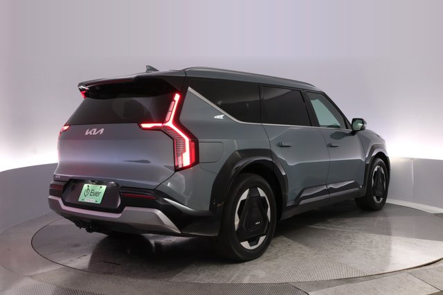 2024 Kia EV9 — photo 2 of 26