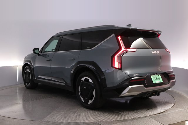 2024 Kia EV9 — photo 13 of 26