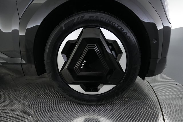 2024 Kia EV9 — photo 16 of 29