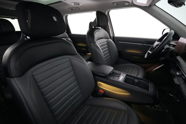 2024 Kia EV9 — photo 18 of 29