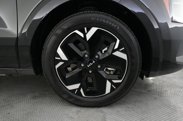 2023 Kia Niro EV — photo 16 of 27