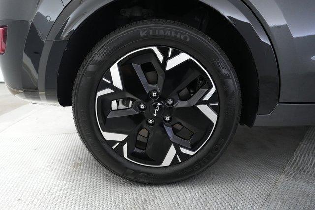 2023 Kia Niro EV — photo 17 of 27
