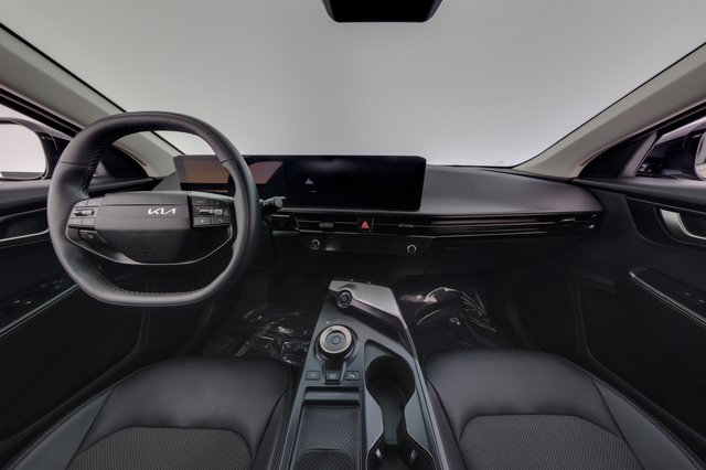 2025 Kia EV6 — photo 21 of 29