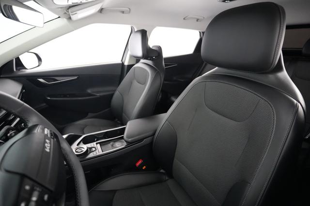 2025 Kia EV6 — photo 3 of 29