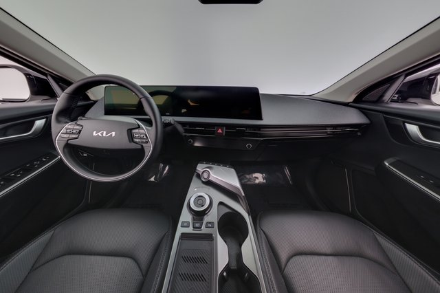 2023 Kia EV6 — photo 21 of 26