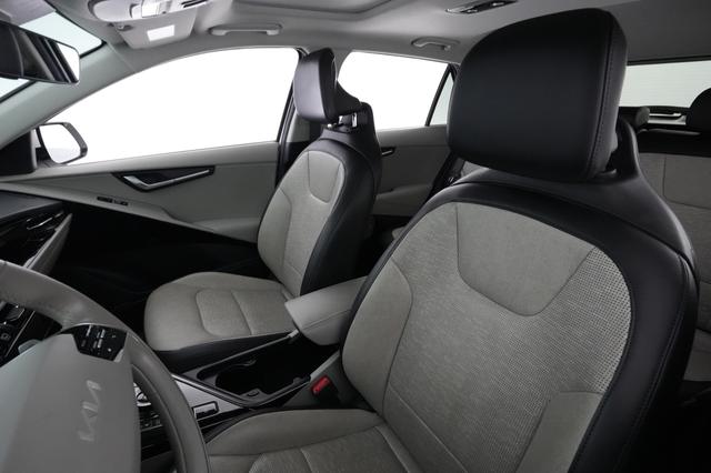 2023 Kia Niro EV — photo 3 of 25
