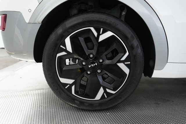 2023 Kia Niro EV — photo 17 of 25