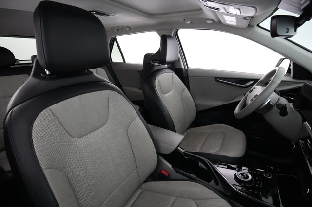 2023 Kia Niro EV — photo 18 of 25