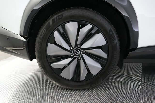 2023 Nissan Ariya — photo 17 of 23