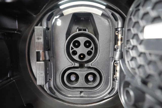 2023 Mercedes-Benz EQB — photo 8 of 28