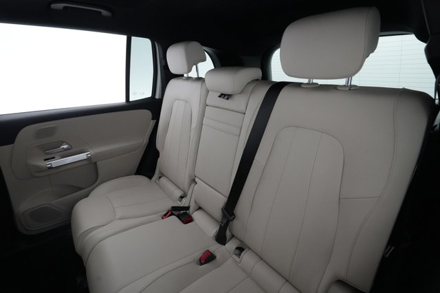 2023 Mercedes-Benz EQB — photo 19 of 28