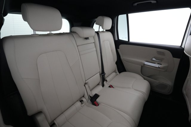 2023 Mercedes-Benz EQB — photo 4 of 28