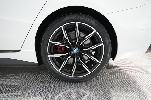 2023 BMW i4 — photo 7 of 23