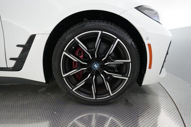 2023 BMW i4 — photo 16 of 23