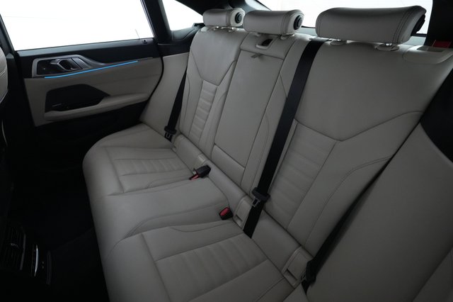 2023 BMW i4 — photo 19 of 23