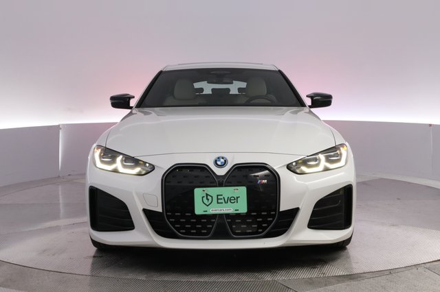 2023 BMW i4 — photo 9 of 23