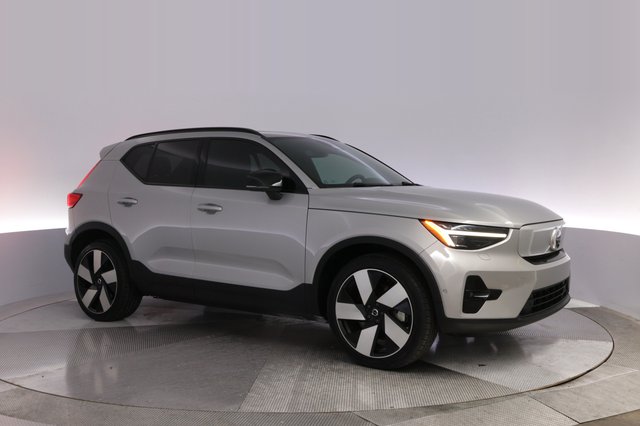 2023 Volvo XC40 Recharge — photo 11 of 26