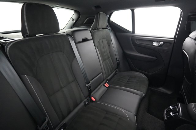 2023 Volvo XC40 Recharge — photo 4 of 26