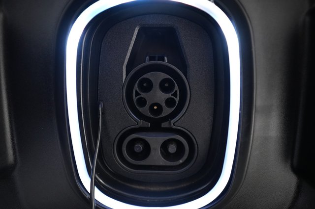 2024 Chevrolet Silverado EV — photo 8 of 23