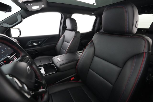 2024 Chevrolet Silverado EV — photo 3 of 23