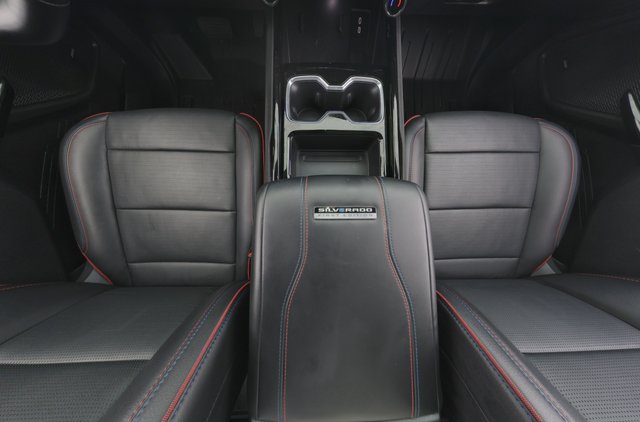 2024 Chevrolet Silverado EV — photo 16 of 23