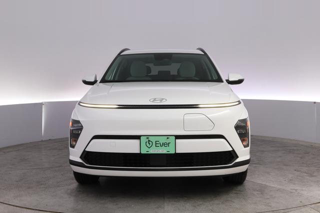 2024 Hyundai Kona Electric — photo 9 of 23