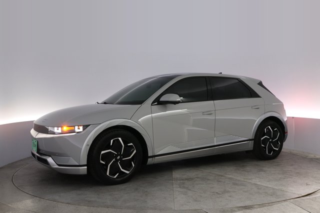 2024 Hyundai IONIQ 5 — photo 14 of 24