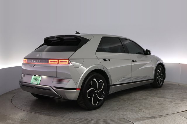 2024 Hyundai IONIQ 5 — photo 2 of 24