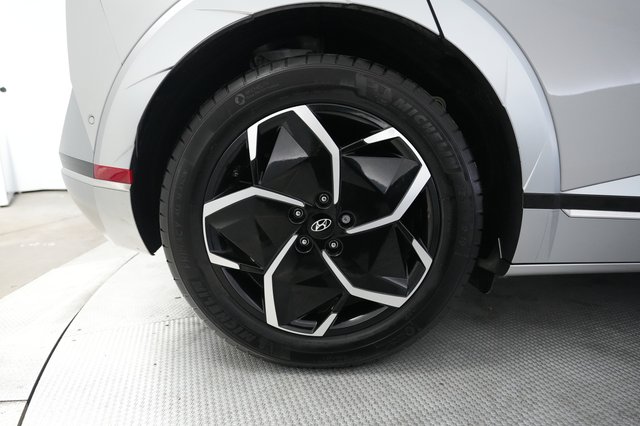 2024 Hyundai IONIQ 5 — photo 17 of 24