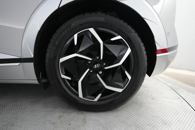 2024 Hyundai IONIQ 5 — photo 7 of 24