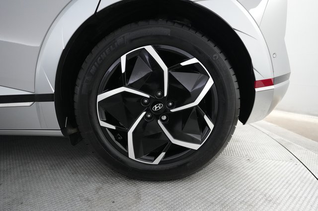 2024 Hyundai IONIQ 5 — photo 7 of 24