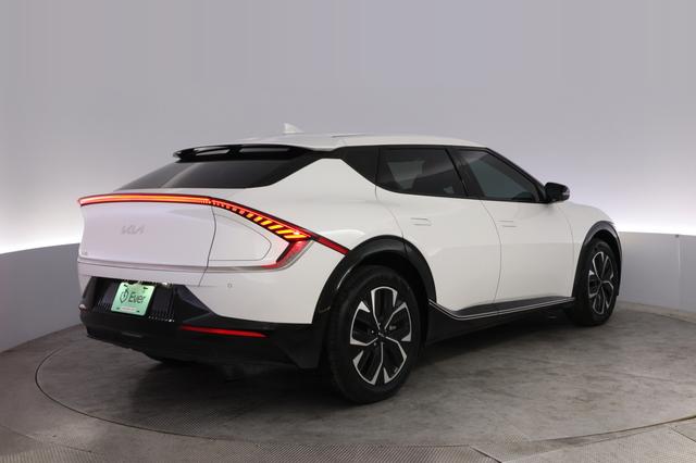 2024 Kia EV6 — photo 2 of 26