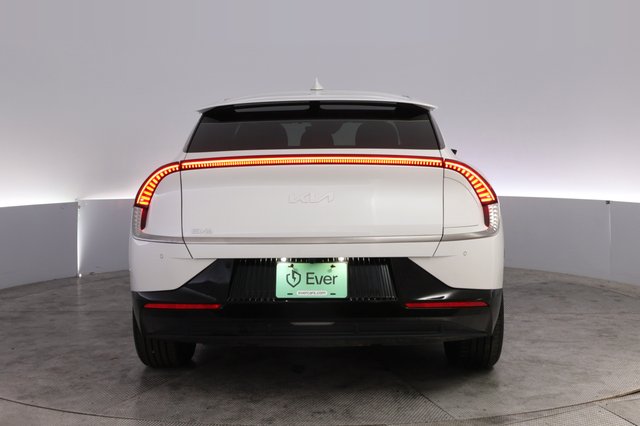 2024 Kia EV6 — photo 12 of 26
