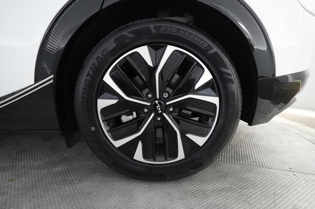 2024 Kia EV6 — photo 7 of 26