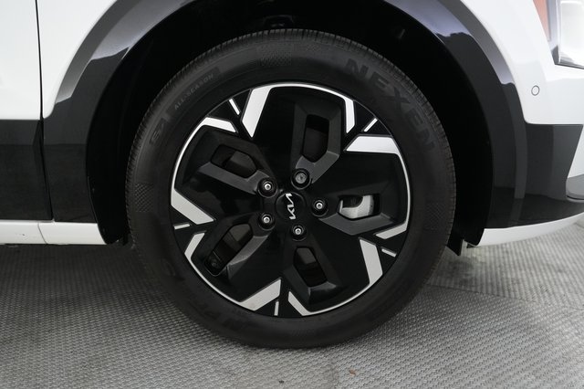 2024 Kia Niro EV — photo 16 of 24